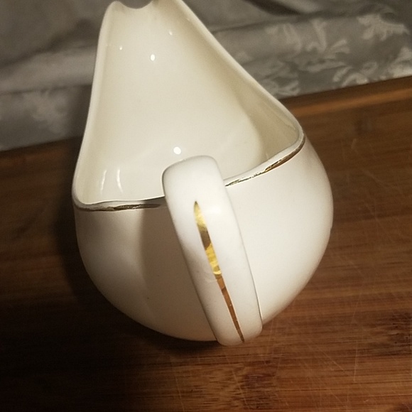 Vintage Johnson Bros Gravy Bowl - Picture 3 of 6